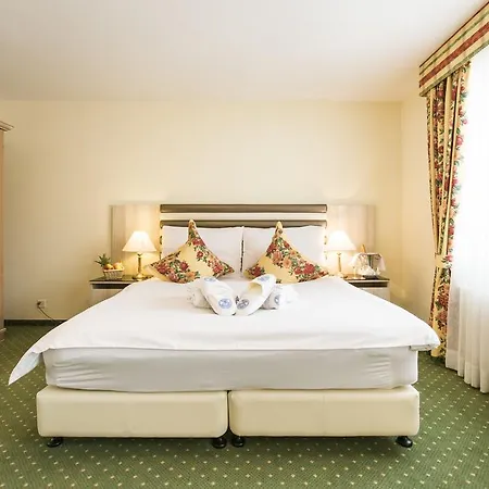 Posthotel Otel 4*